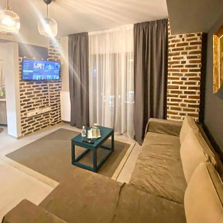 Tm Apartment No 2 - Scandinavian Style Aridaia Bagian luar foto