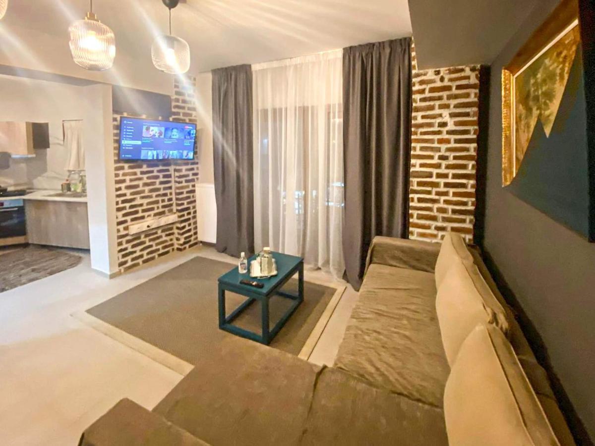 Tm Apartment No 2 - Scandinavian Style Aridaia Bagian luar foto